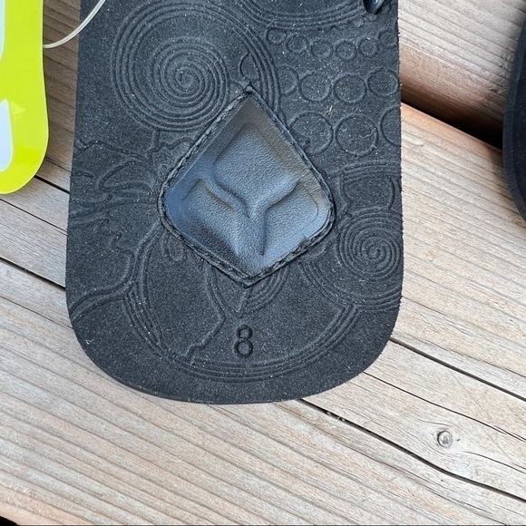 Reef D-Lish Leather Flip Flop Sandals - Picture 4 of 7